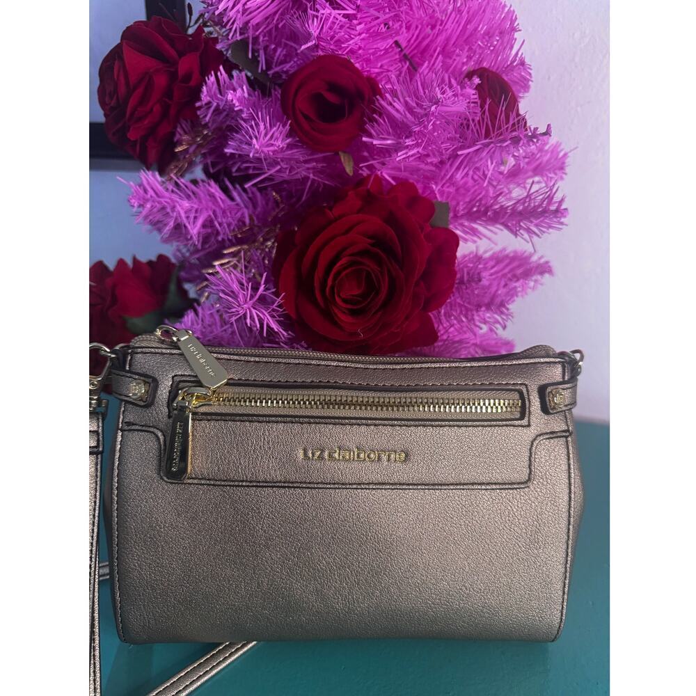 Liz‎ Claiborne Metallic Gold Crossbody Purse – Pre-Owned – Sleek & Compact